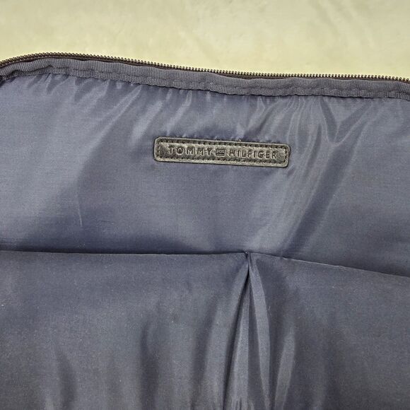 Tommy Hilfiger Broadmoor Sleeve iPad/Laptop Case - Picture 3 of 6